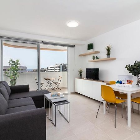 Homeforguest Modern And Recently Renovated Apartment In Arona Arona  Exterior photo